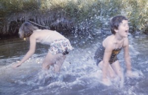 60 Marsha Pam Splashing