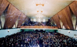 Standing room only inside packed Russian church in 1989.